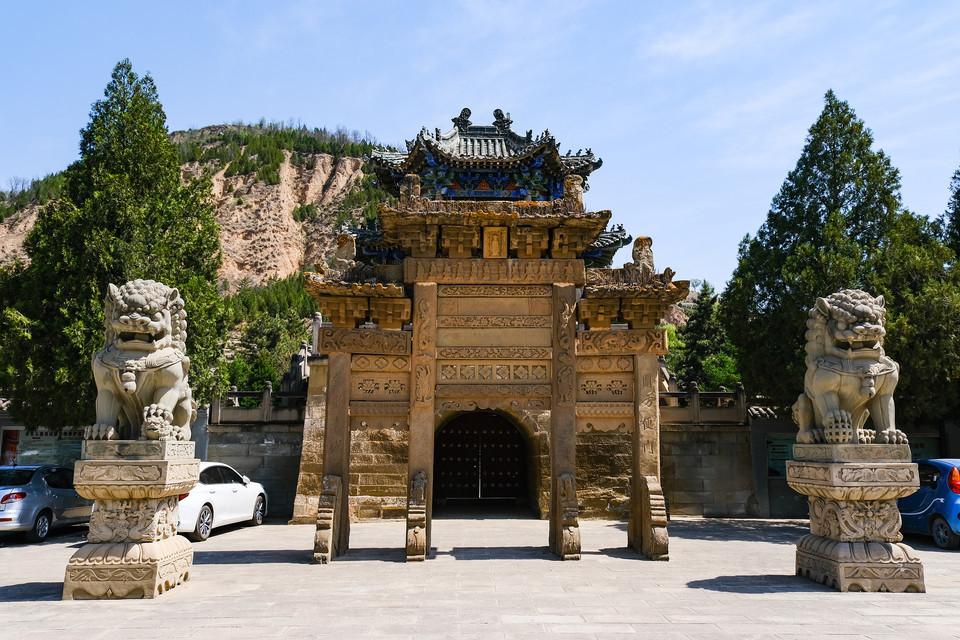 钟山石窟景区-二号窟图片