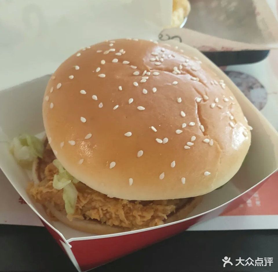 超级全家桶香辣鸡腿堡推荐菜:肯德基(印象城餐厅)位于烟台市莱州市