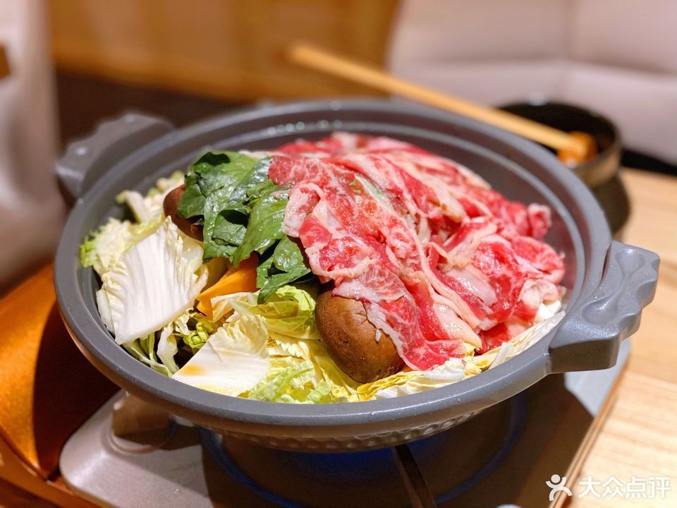 雪花牛肉寿喜锅图片