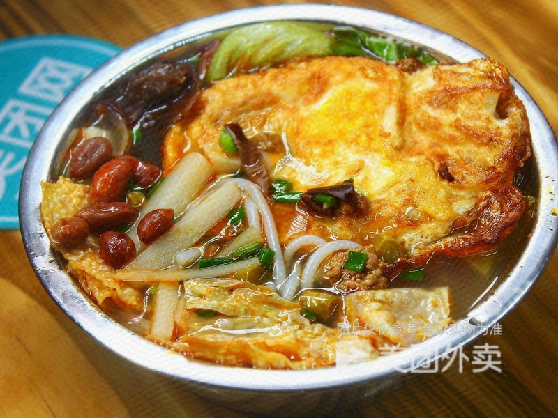 煎蛋螺蛳粉图片