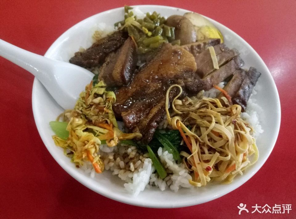 飄香拌麵大肉飯蟲草老鴨湯分類:餐飲;快餐;中式快餐;沙縣小吃;餐館