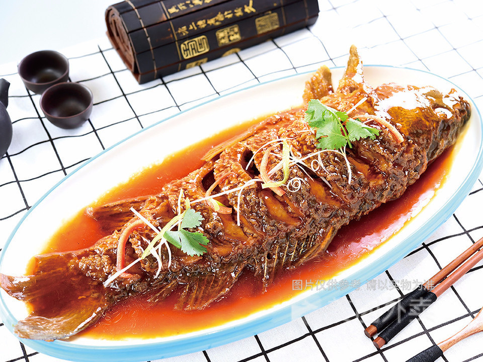 老味烧鲤鱼图片