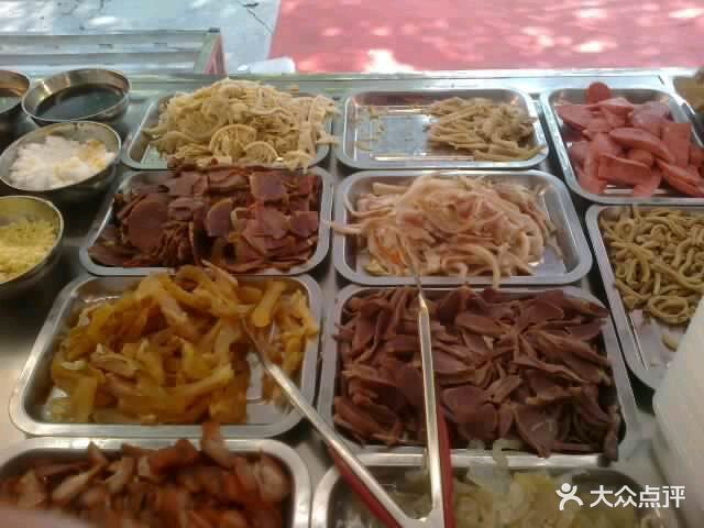 肺片位于常州市金坛区常胜路32号推荐菜:盐水鹅分类:餐馆;餐饮;快餐