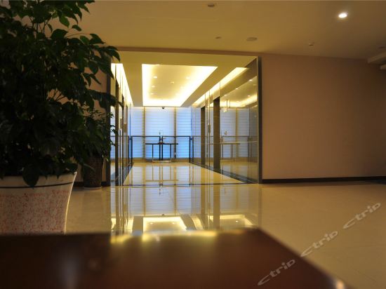 宝龙艺筑酒店位于泉州市安溪县城厢镇建安大道17号推荐菜:分类:住宿