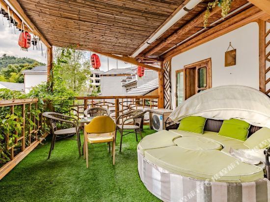 吉安市 住宿服务 疗养院/度假村 > 陇上行度假村(井冈山大源段店)