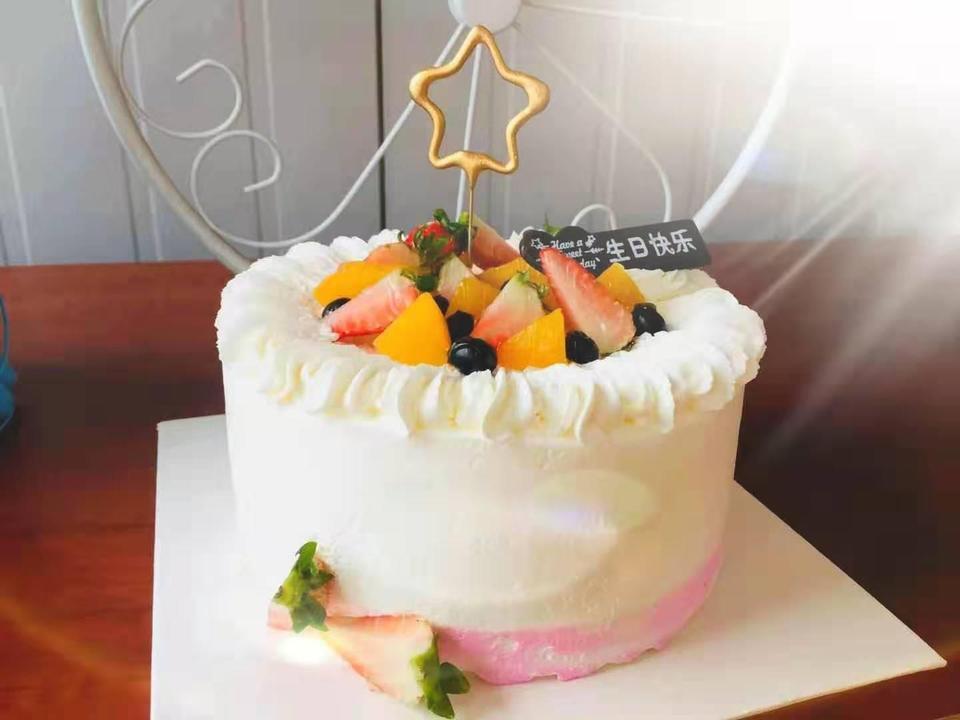 金皇冠生日蛋糕面包西点