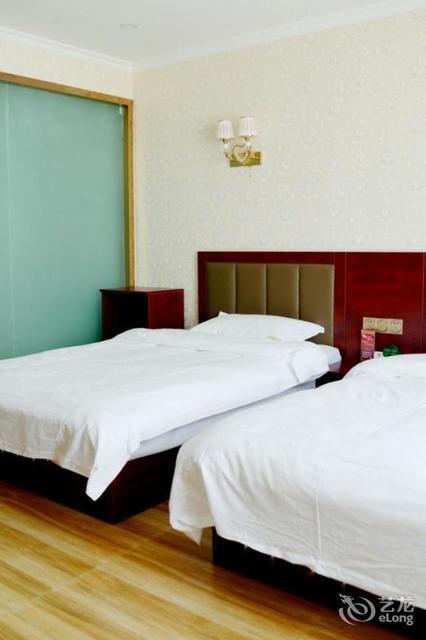 北屯市 住宿服务 酒店 > 北屯西部奇石城商务宾馆