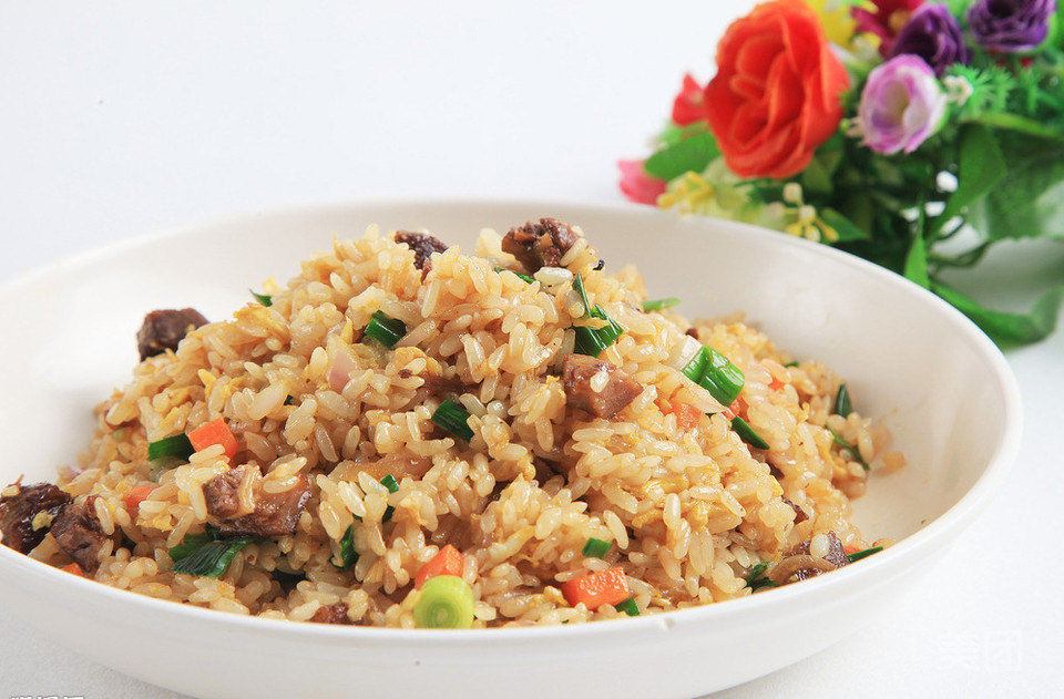 酱香牛肉炒饭图片