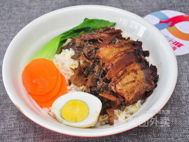 梅菜扣肉饭图片