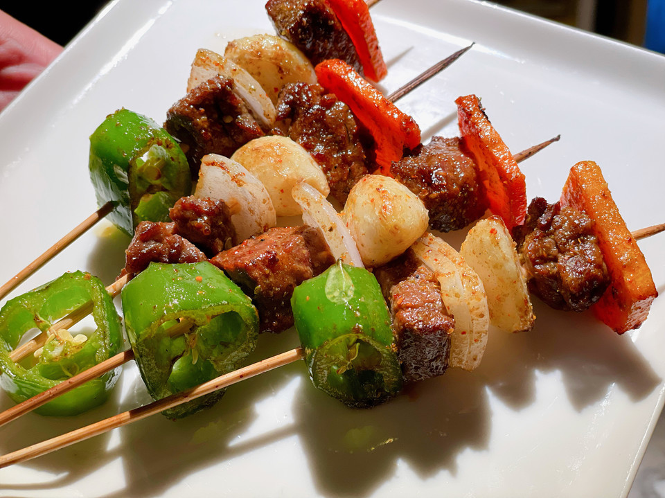 烤雪花牛肉串图片