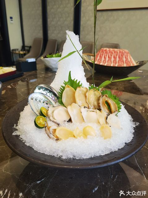 刺身小拼雪花和牛推荐菜:岄湖·云舒海鲜姿造位于杭州市白马湖路白马