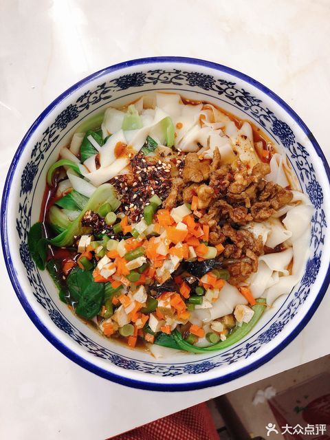 臊子干拌宽面图片