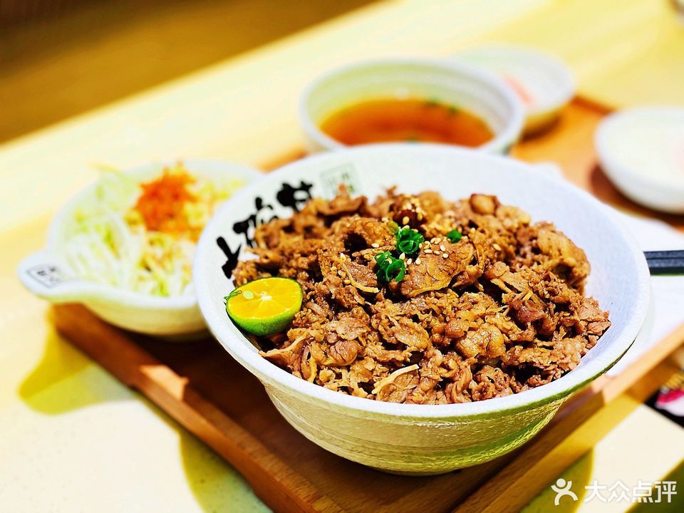 熊吞大碗丼日式烧肉饭