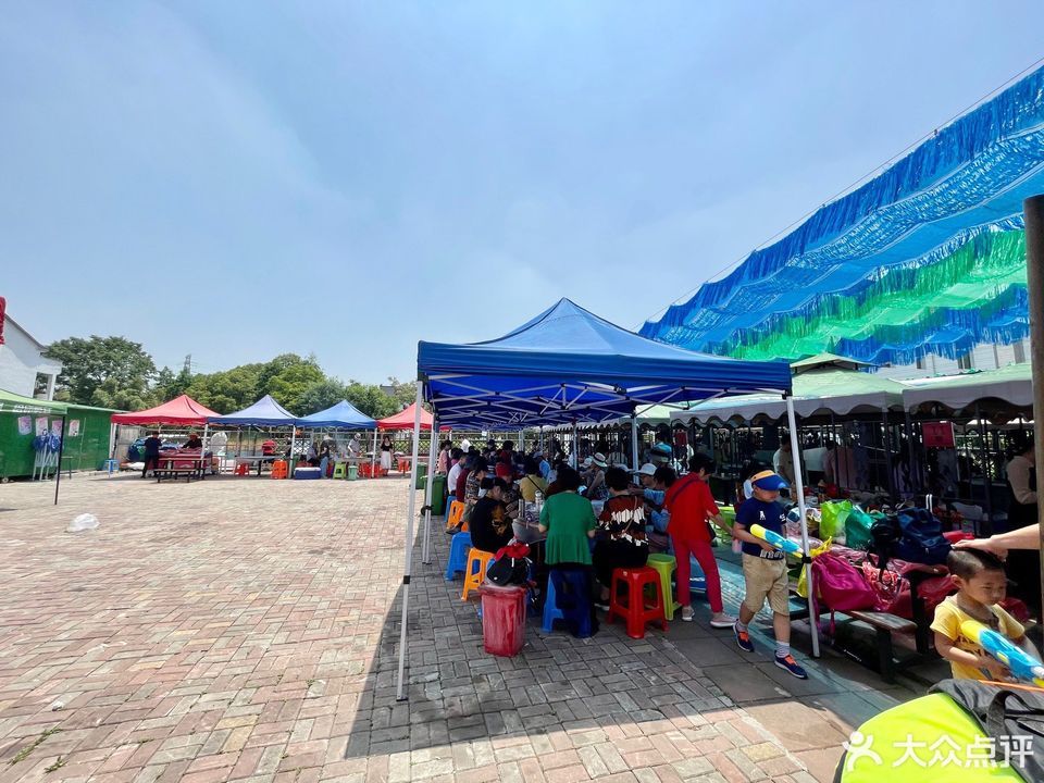 潘家浜艇友皮划艇烧烤户外营地图片