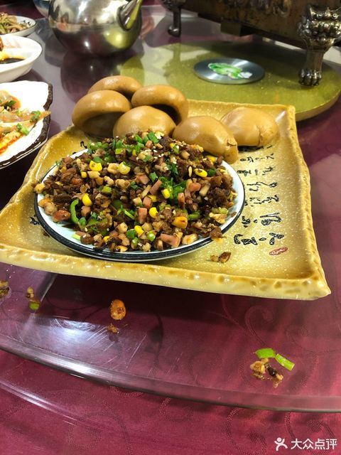 奉化区中山东路与银峰路交汇处西南 标签:餐馆中餐川菜餐饮中式快餐