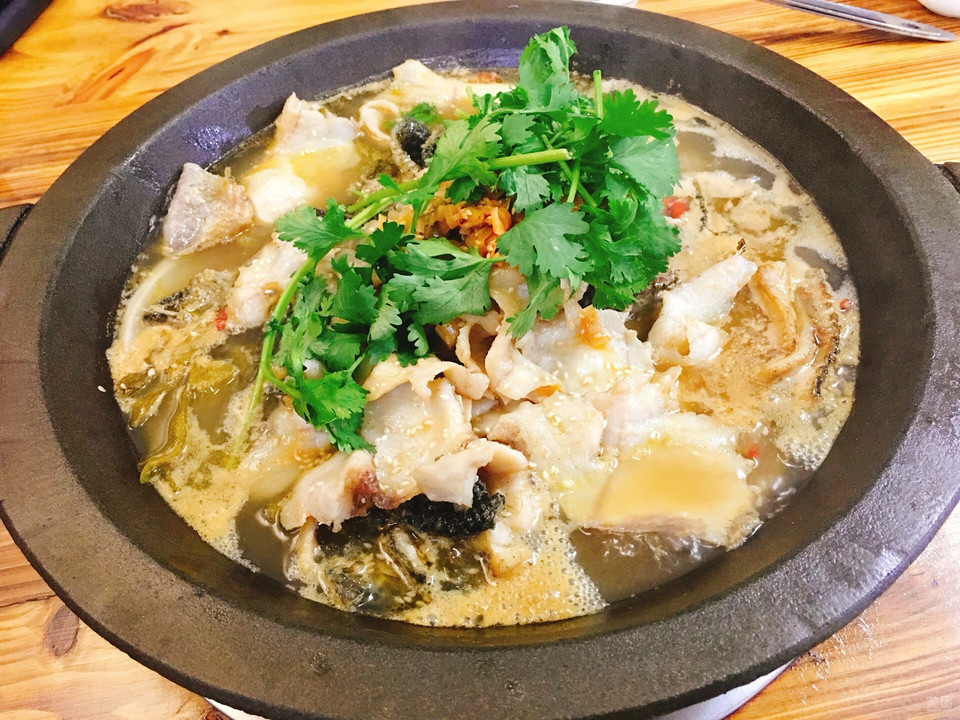 龙门石锅鱼佳林路店