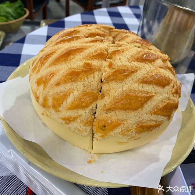 网红咖喱牛肉大菠萝包图片