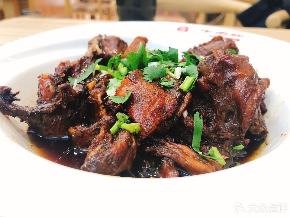 香辣鸡架饭图片