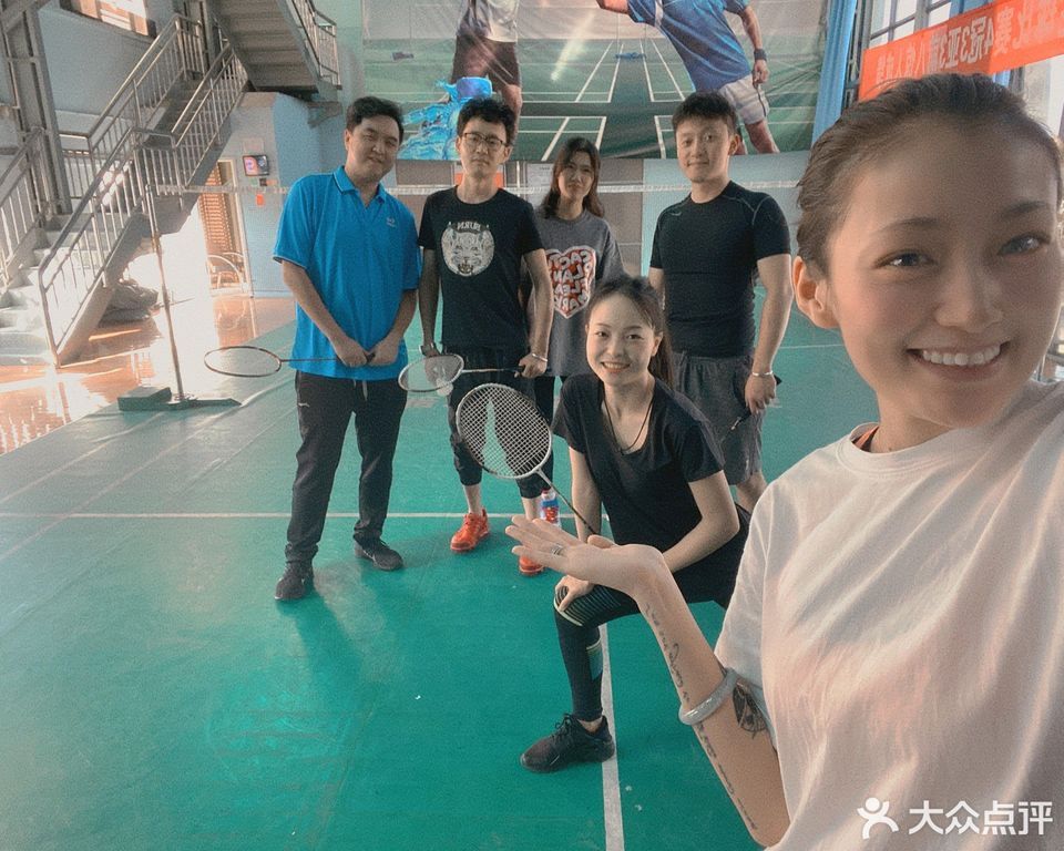 张松涛羽毛球馆(世纪广场店)