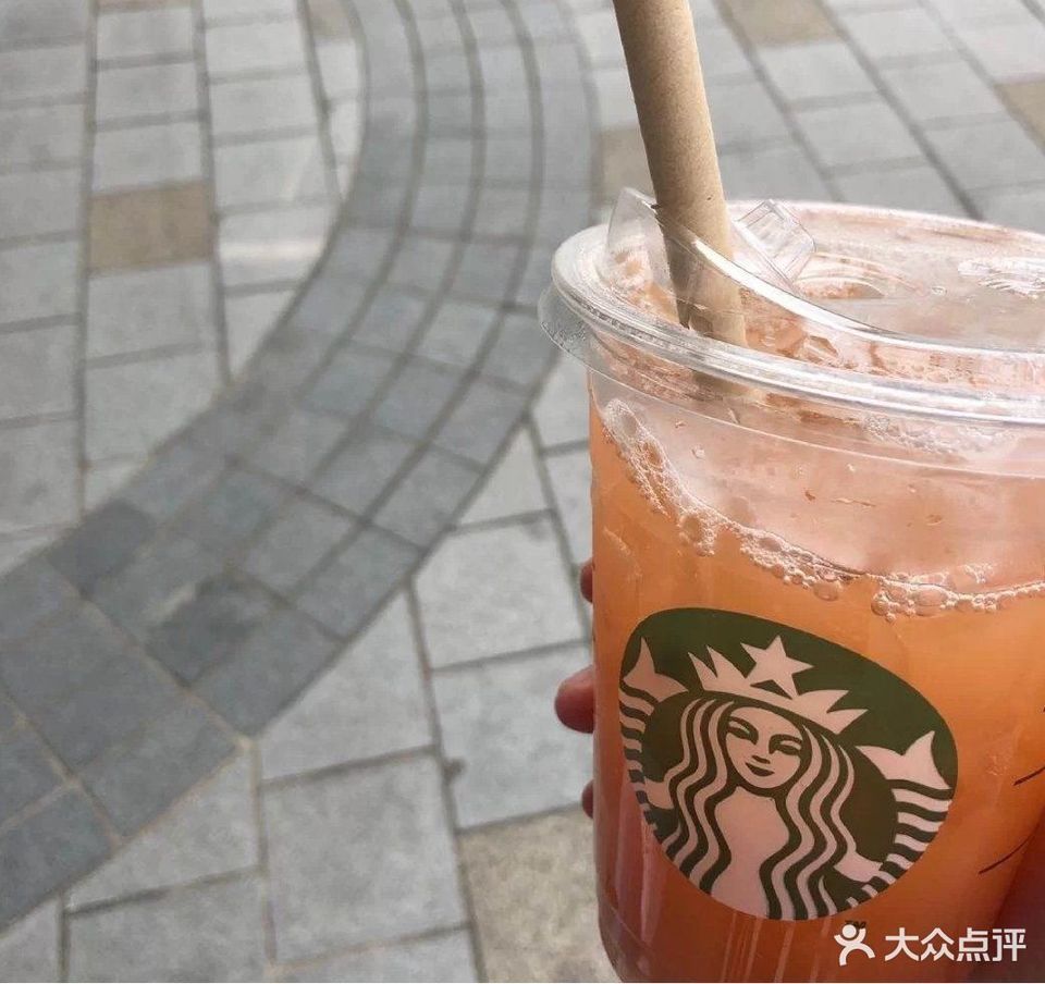 冰摇桃桃乌龙茶