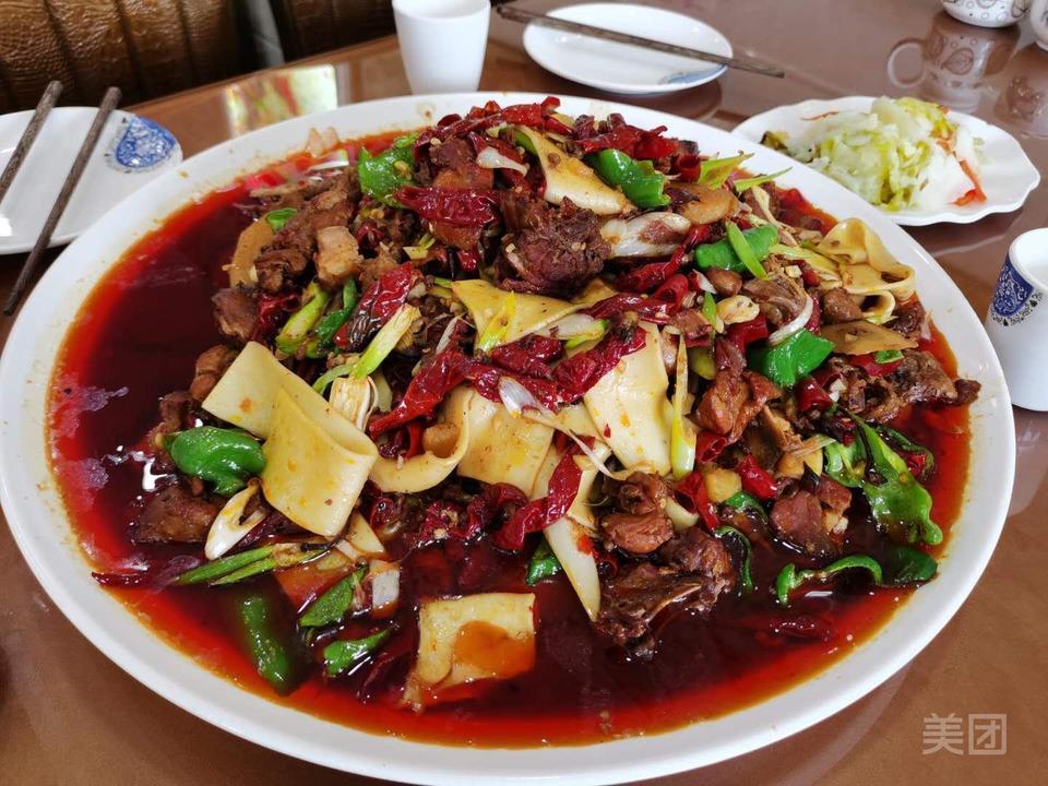 美味轩宽粉大盘鸡·新疆菜·烧烤位于克拉玛依市克拉玛依区幸福路222