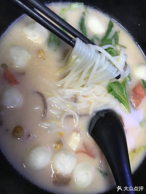 番茄肉丸五谷粉 鸭胗粉