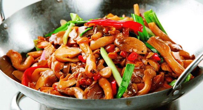 干锅野生菌图片