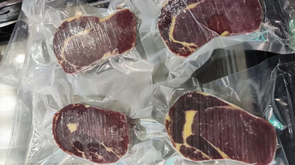 草饲安格斯肋眼牛排图片