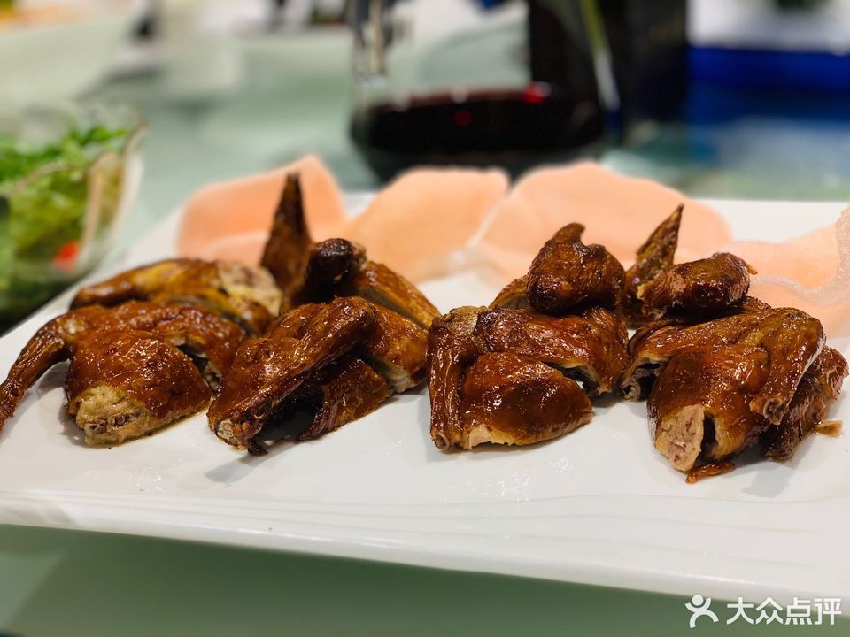 红杏鸡红杏鳝段粉丝推荐菜:红杏酒家(明珠店)位于成都市成华区建设北