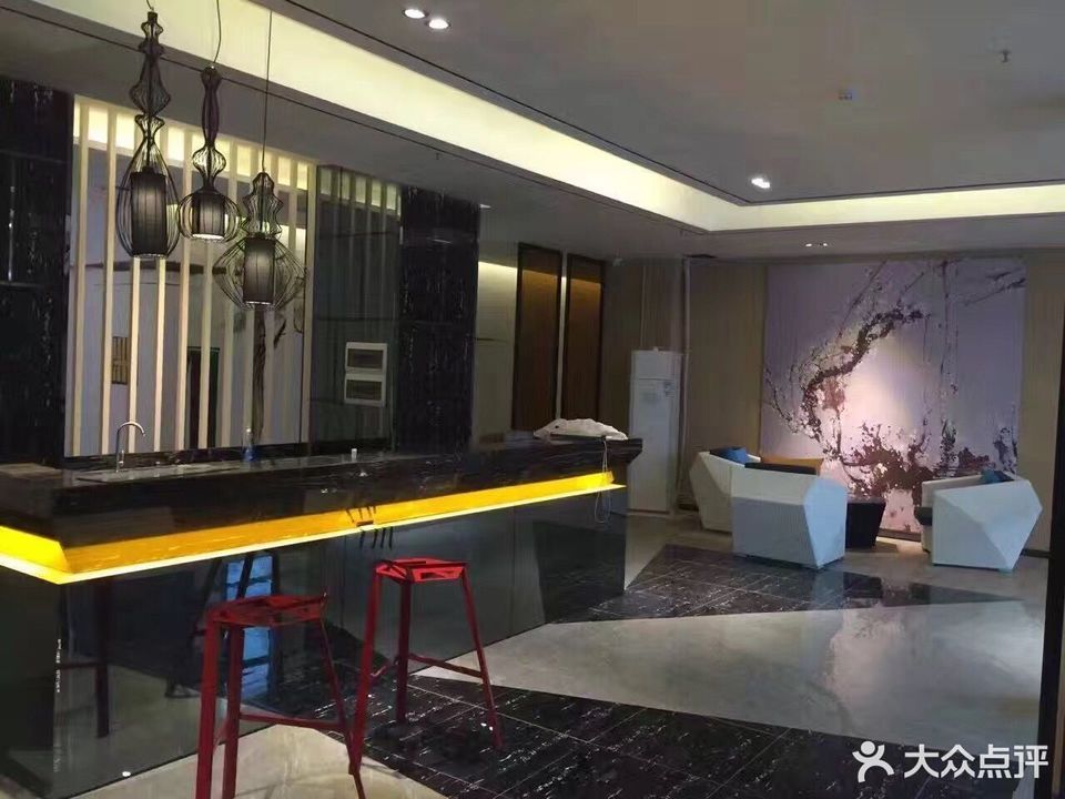 > 东莞厚街桑拿