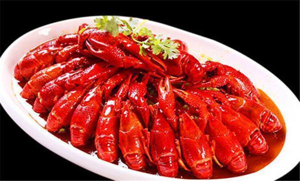 油爆龙虾推荐菜:特色油爆龙虾位于徐州市睢宁县新市街香榭梧桐北大门