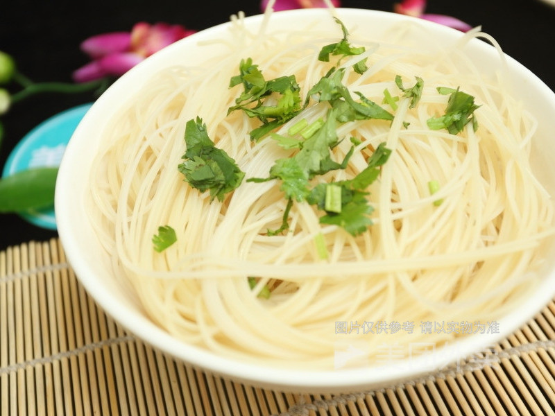 炸板面两张图片