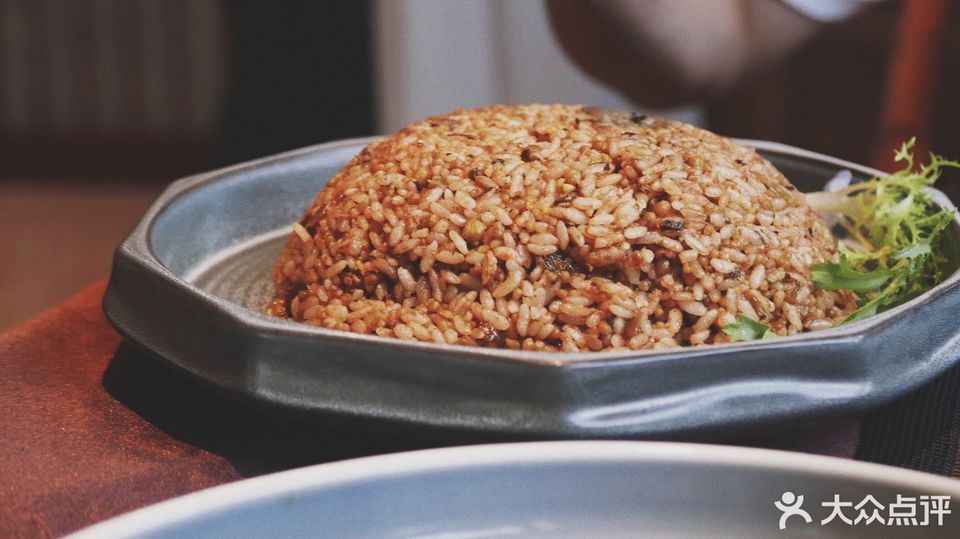 芽菜炒荞饭图片