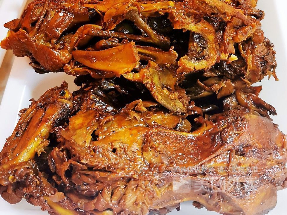 甜辣卤鸡架图片
