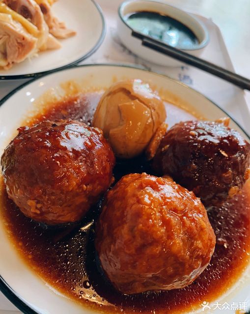 狮子头卤蛋图片