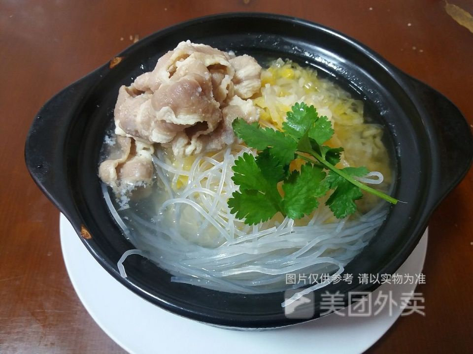 酸菜羊肉粉丝砂锅菠菜羊肉粉丝推荐菜:老汤砂锅(木兰街店)位于哈尔滨