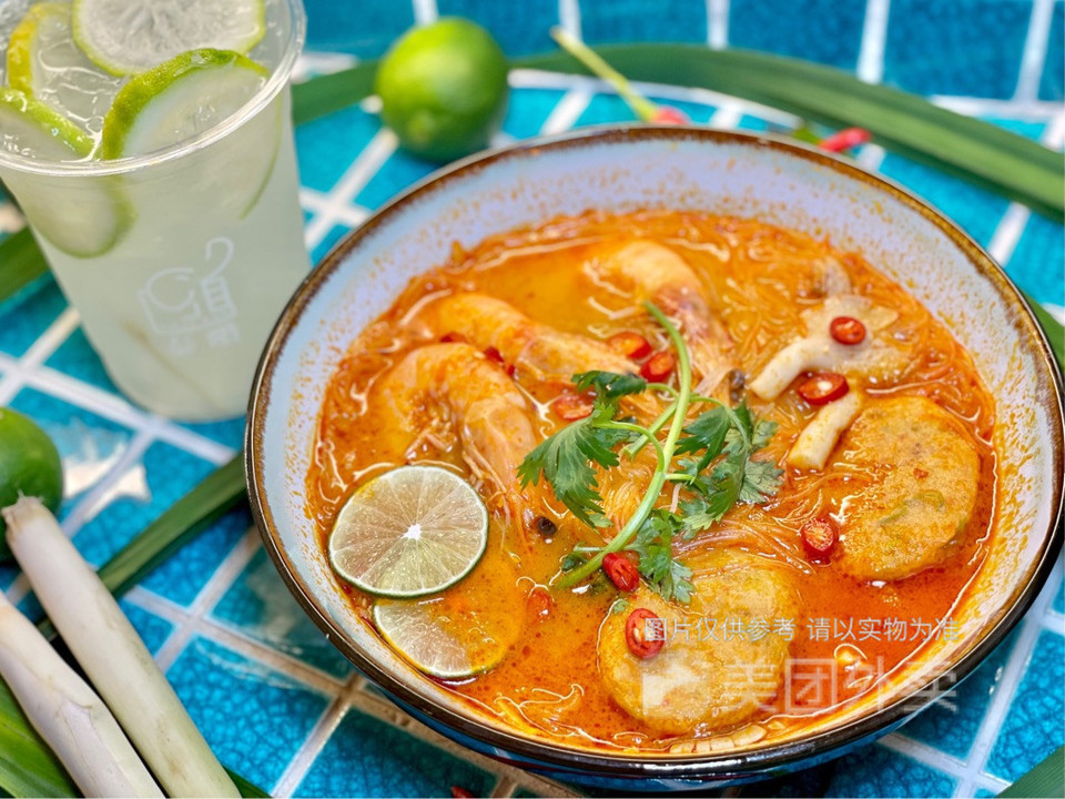 泰国冬阴功汤米粉图片