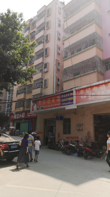             大众理发(河滨南路店