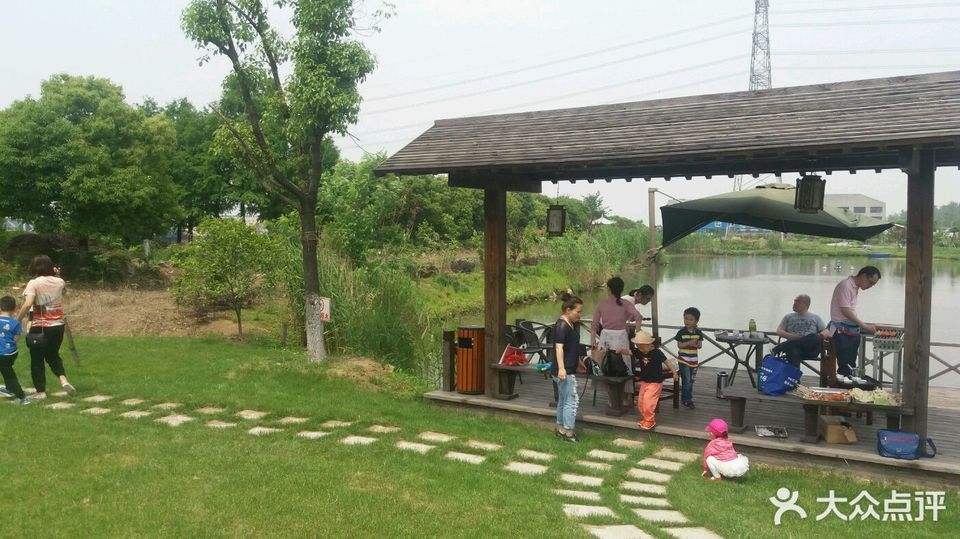 天蓝地绿生态农庄