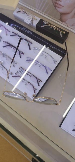 何氏眼镜店(东逸店)