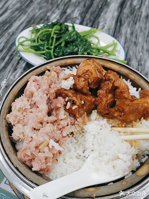 豉汁排骨拼肉饼饭图片